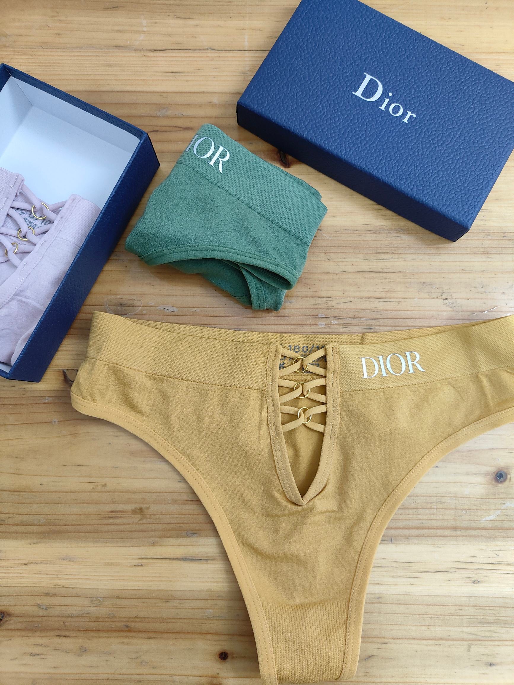 Трусы женские в стиле Dior с декоративной шнуровкой (набор 3 шт.)