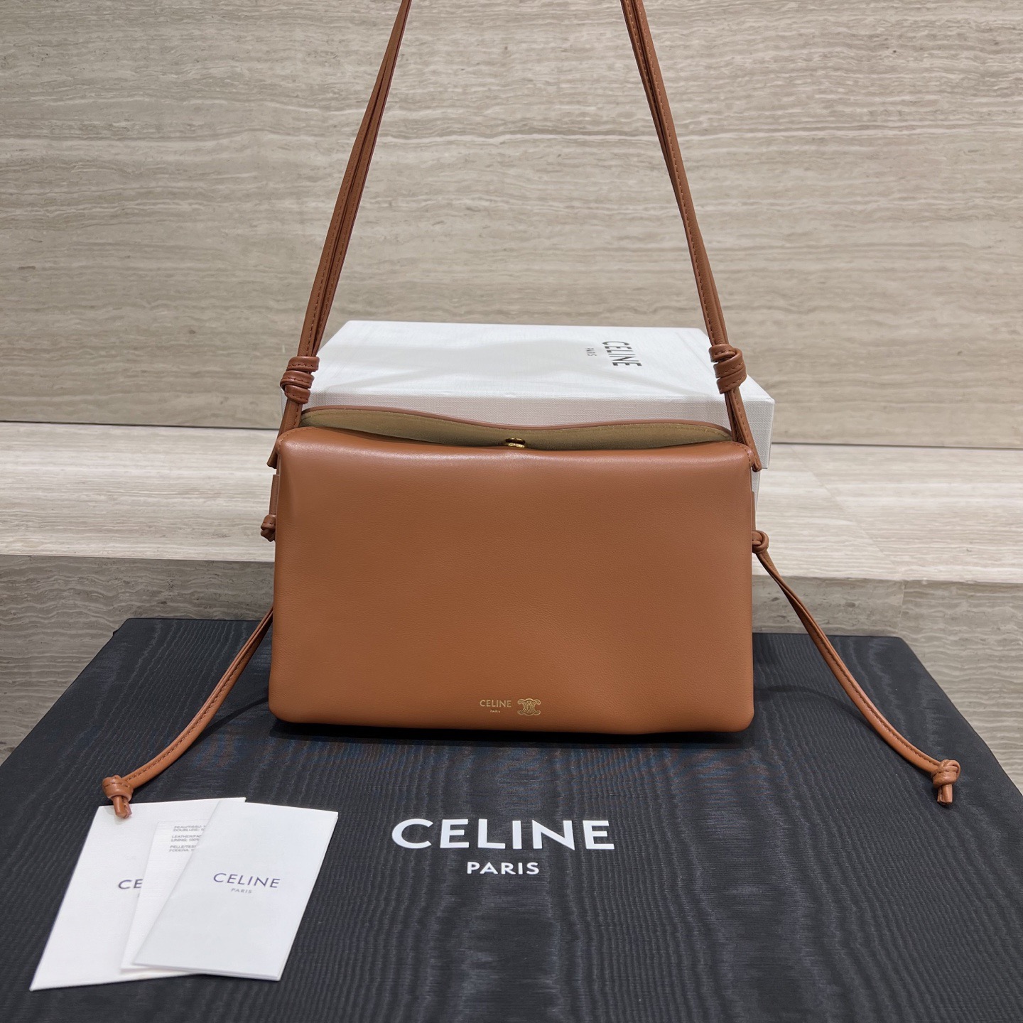 Сумка женская в стиле Celine Trio Flap карамельного цвета