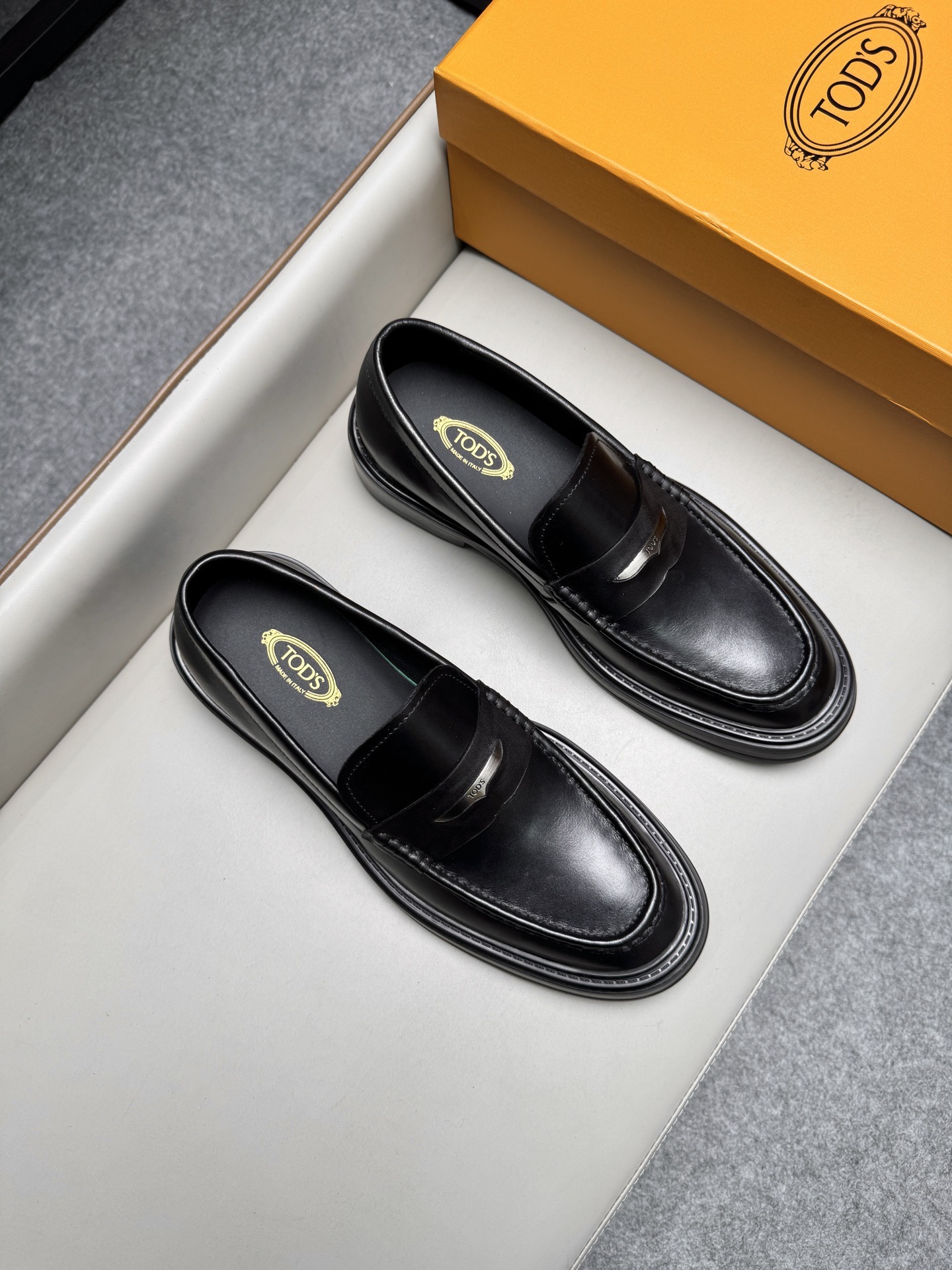 Лоферы мужские в стиле Tod’s чёрного цвета