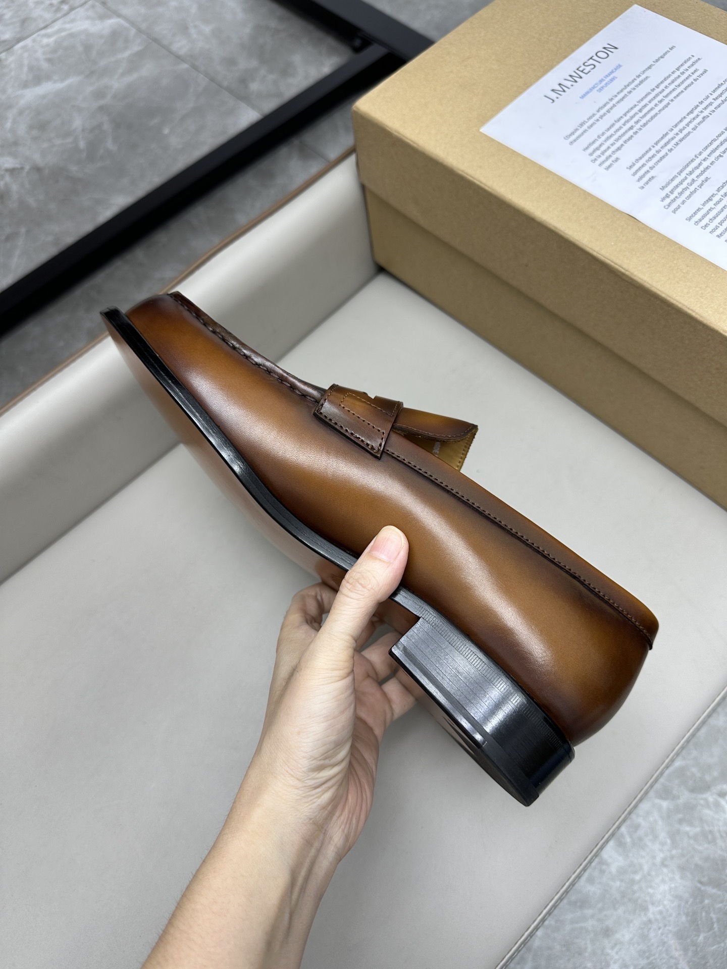 Лоферы мужские в стиле J.M. Weston коричневого цвета