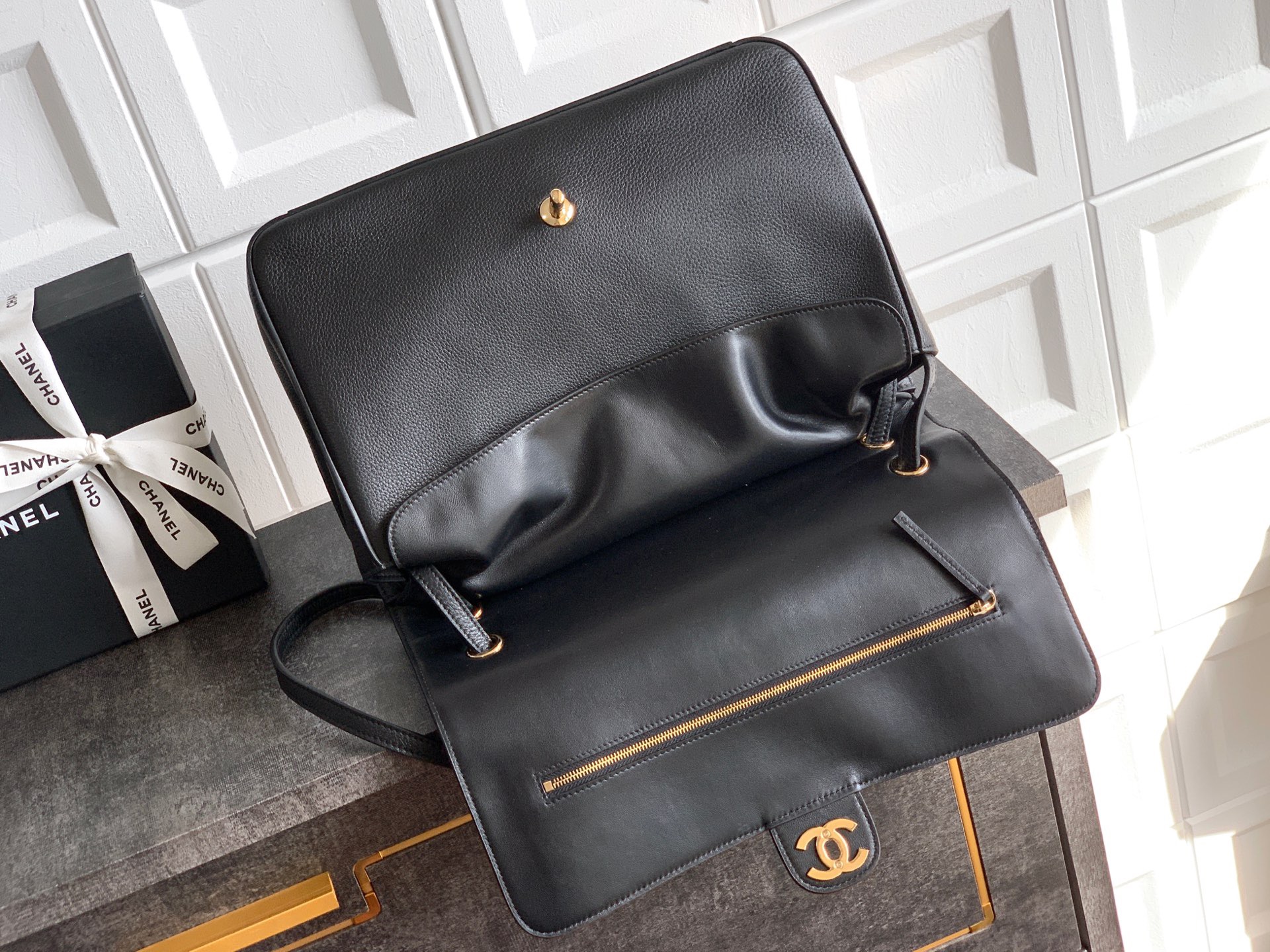 Сумка женская Chanel CF Shopping Bag черного цвета