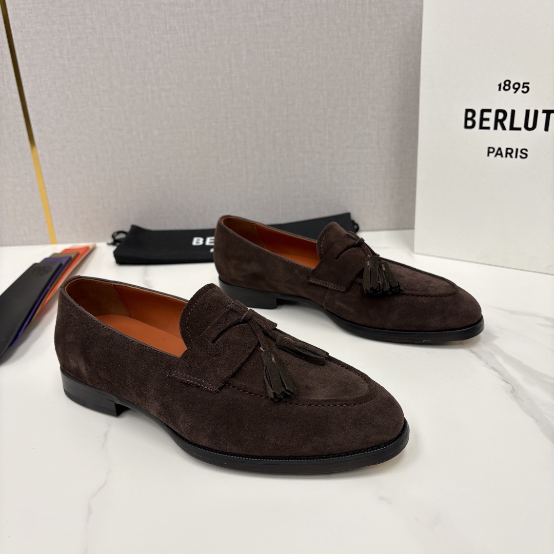 Лоферы мужские в стиле Berluti Lorenzo из натуральной замши темно-коричневого цвета