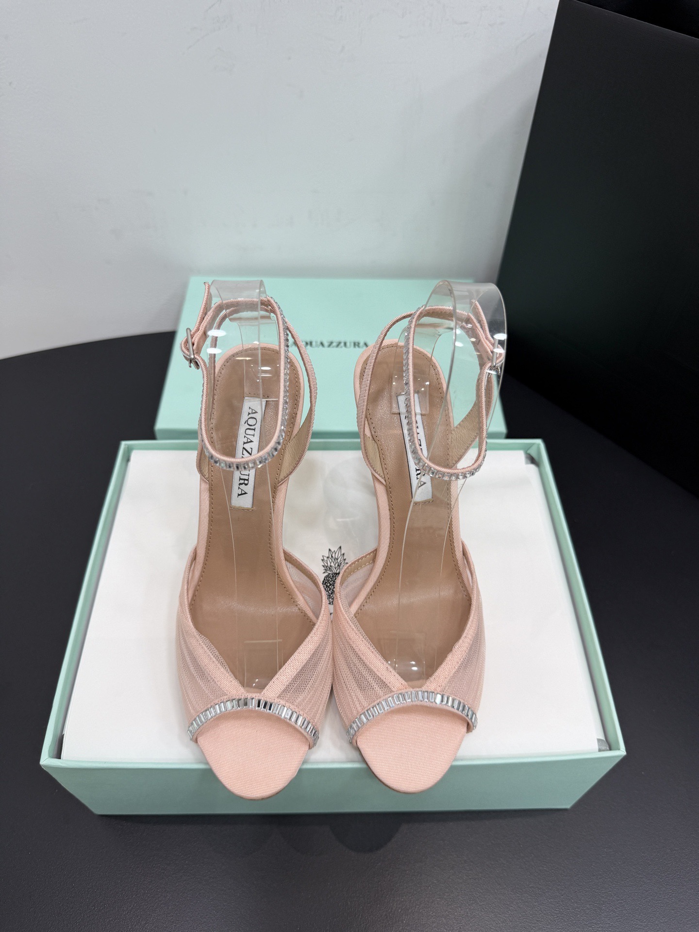 Босоножки женские Aquazzura розового цвета