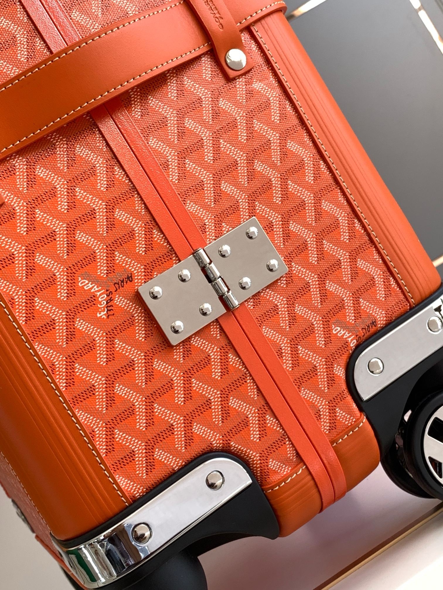 Чемодан Goyard Bourget PM оранжевого цвета