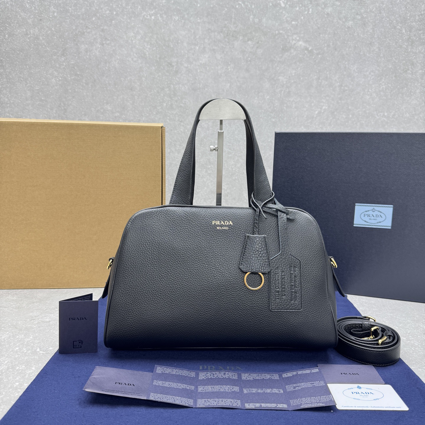Сумка женская в стиле Prada Hobo 6861 чёрного цвета 