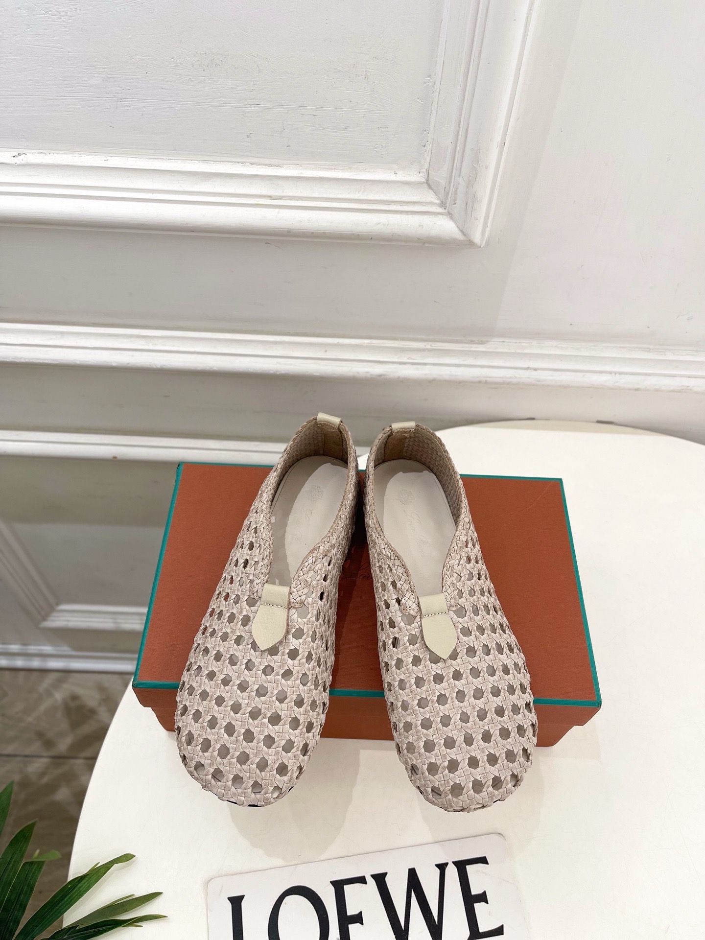 Лоферы женские в стиле Loro Piana розового цвета
