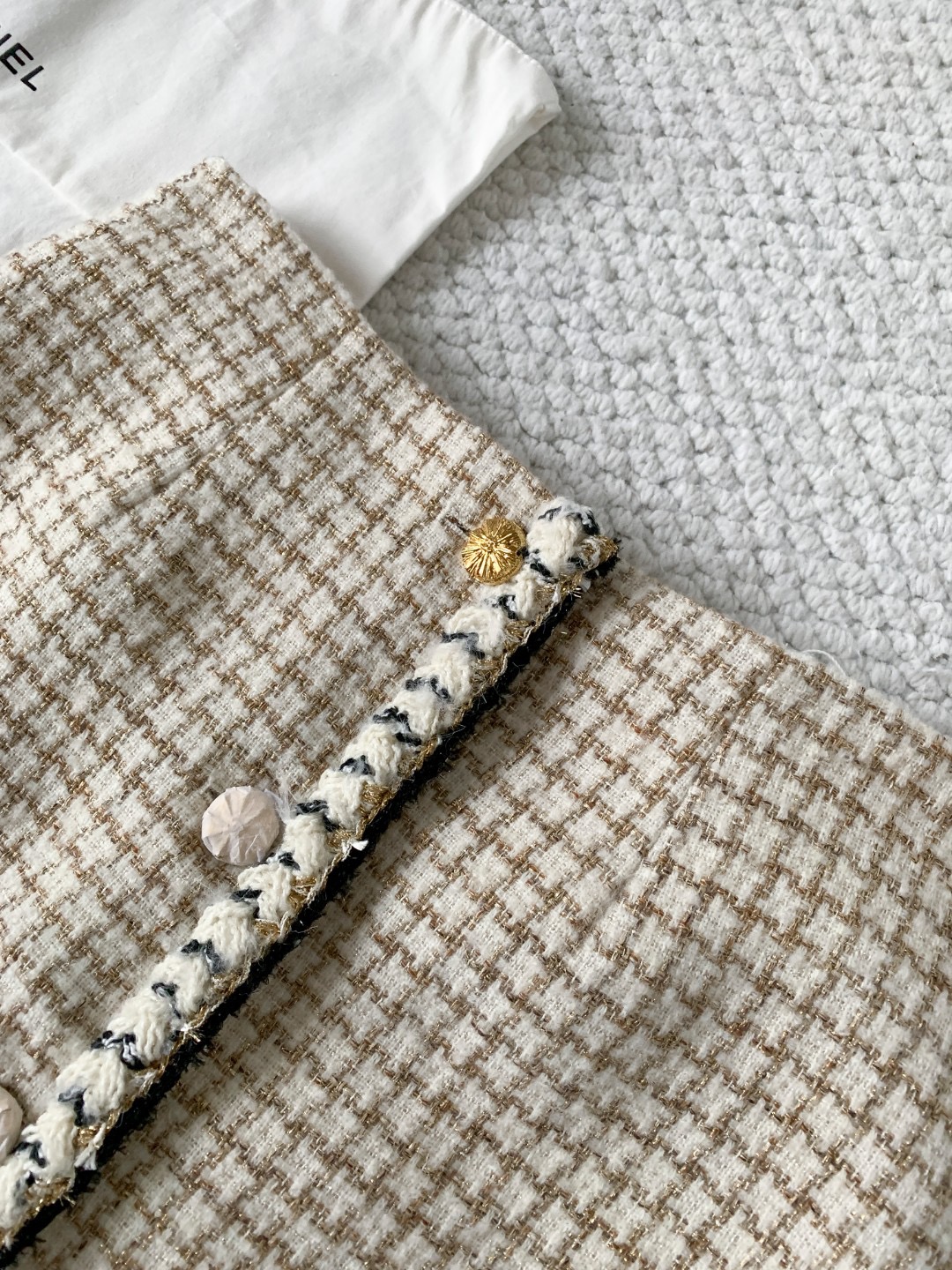 Юбка женская в стиле Chanel молочно-бежевого цвета миди