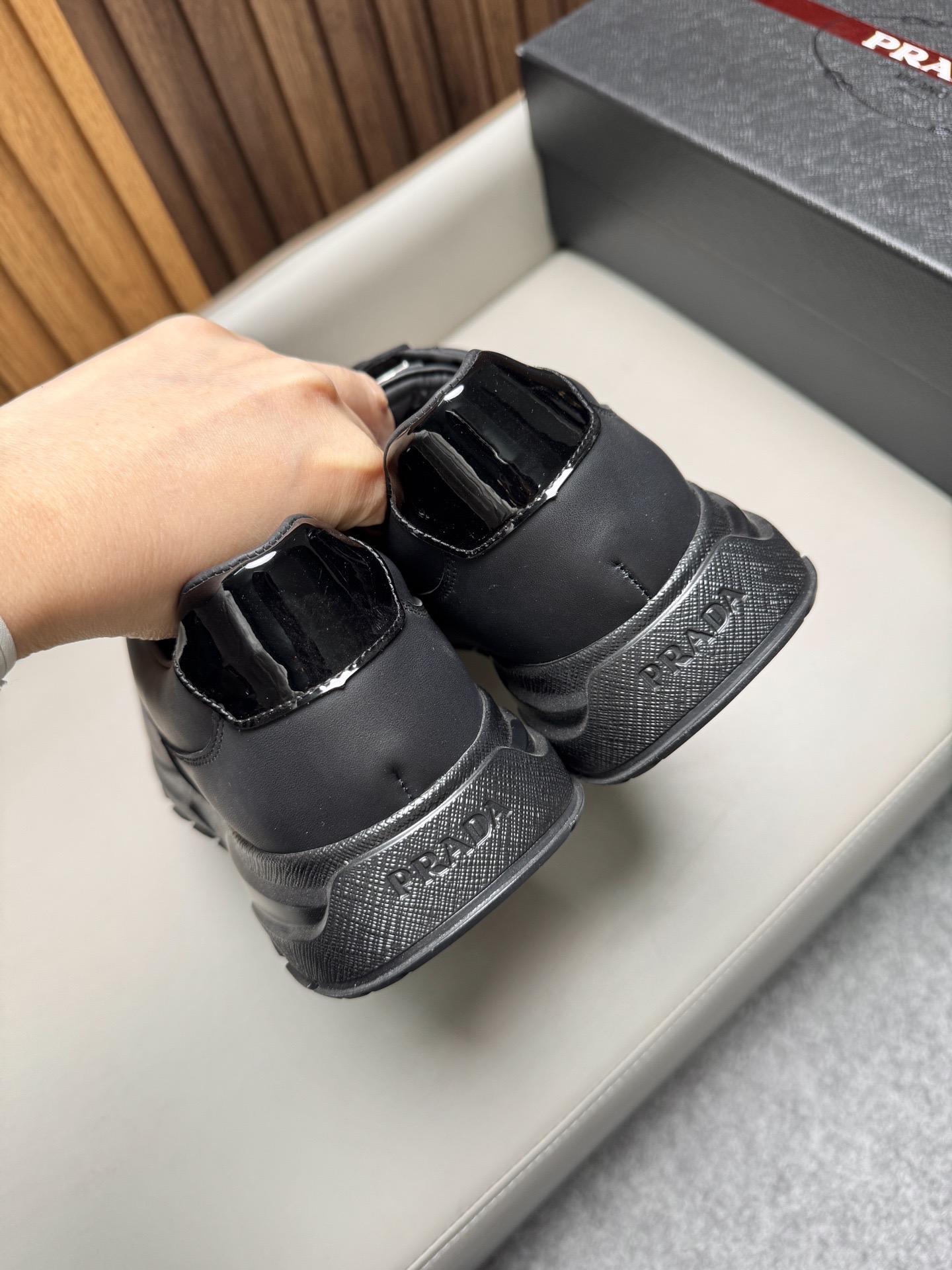 Кроссовки мужские в стиле Prada черного цвета