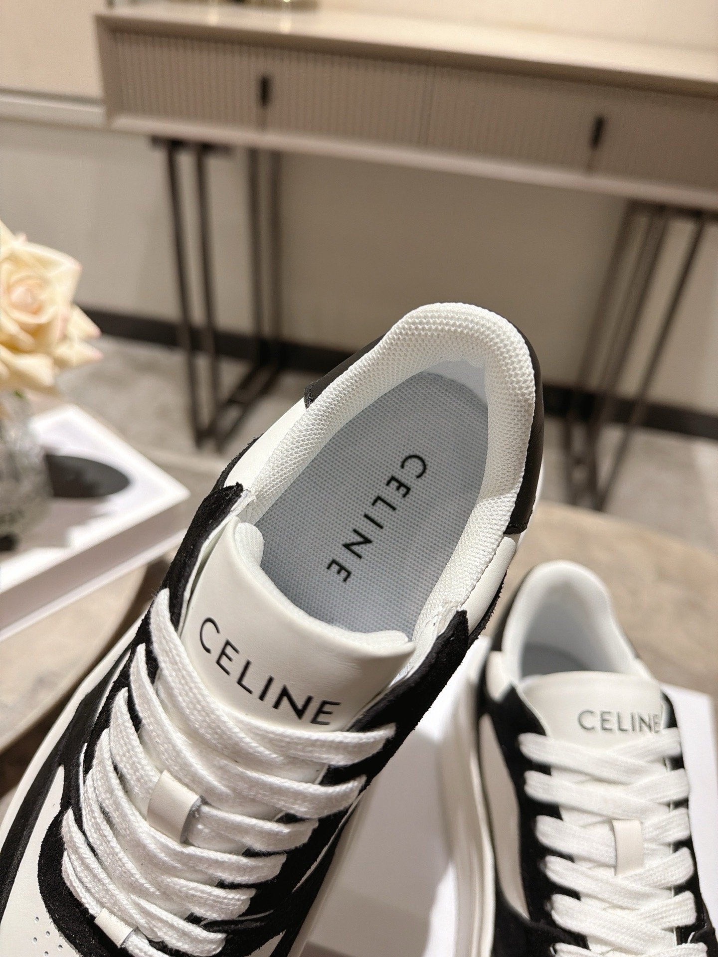 Кроссовки женские в стиле Celine чёрно-белого цвета