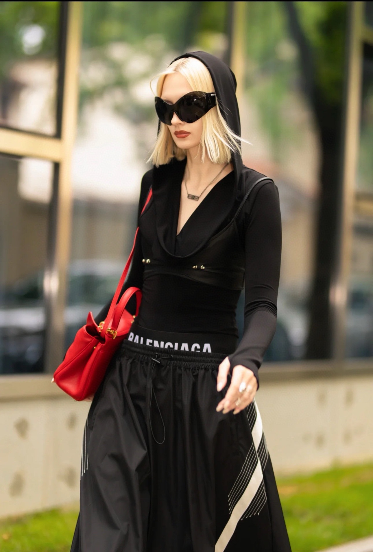 Сумка женская в стиле Balenciaga Rodeo красного цвета