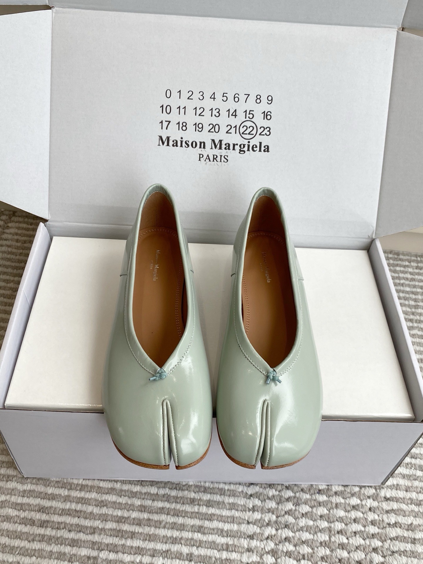 Туфли Мэри Джейн женские Maison Margiela Tabi мятного цвета