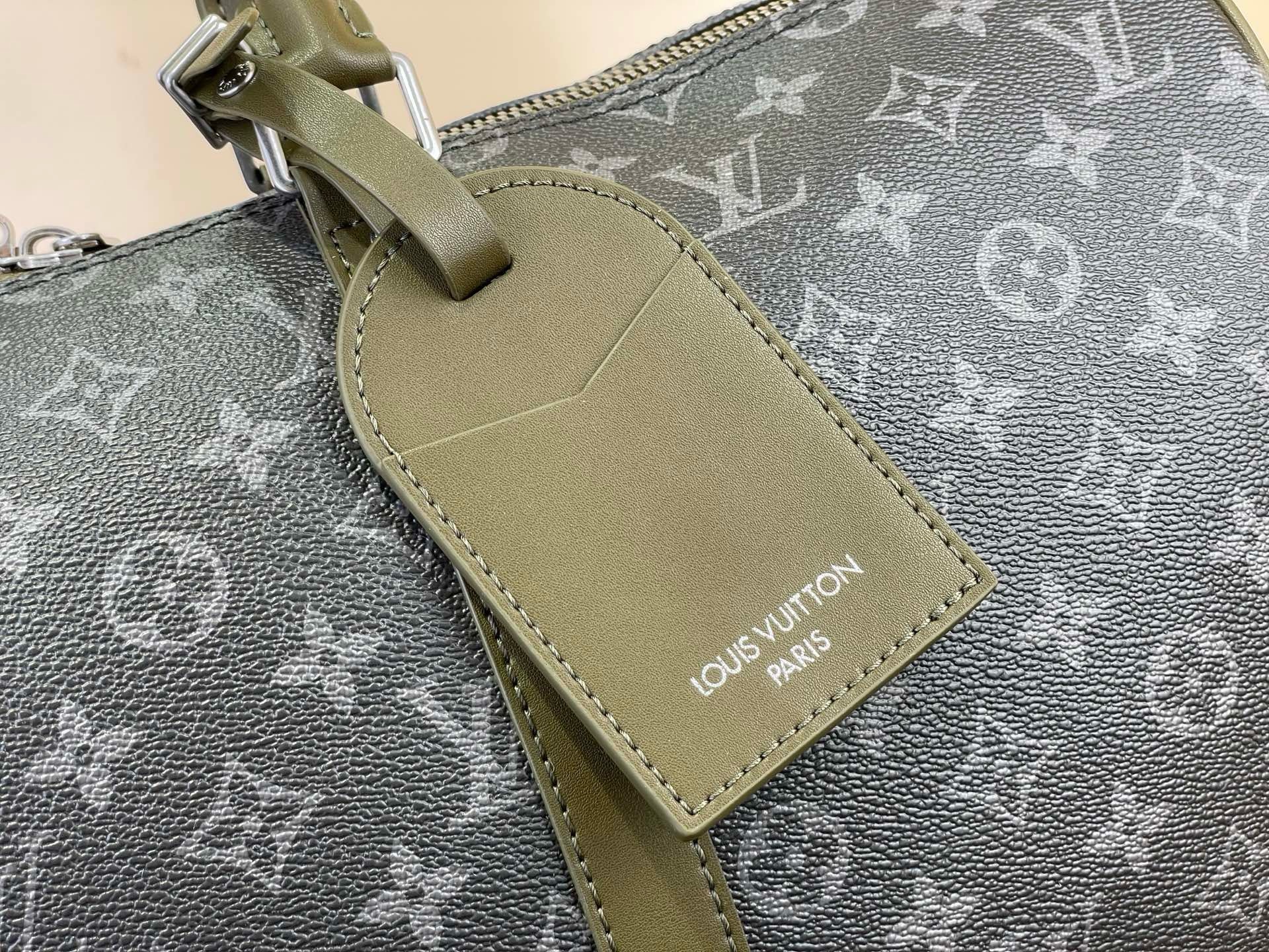 Сумка дорожная мужская Louis Vuitton Keepall Bandoulière 45 чёрно-зелёного цвета