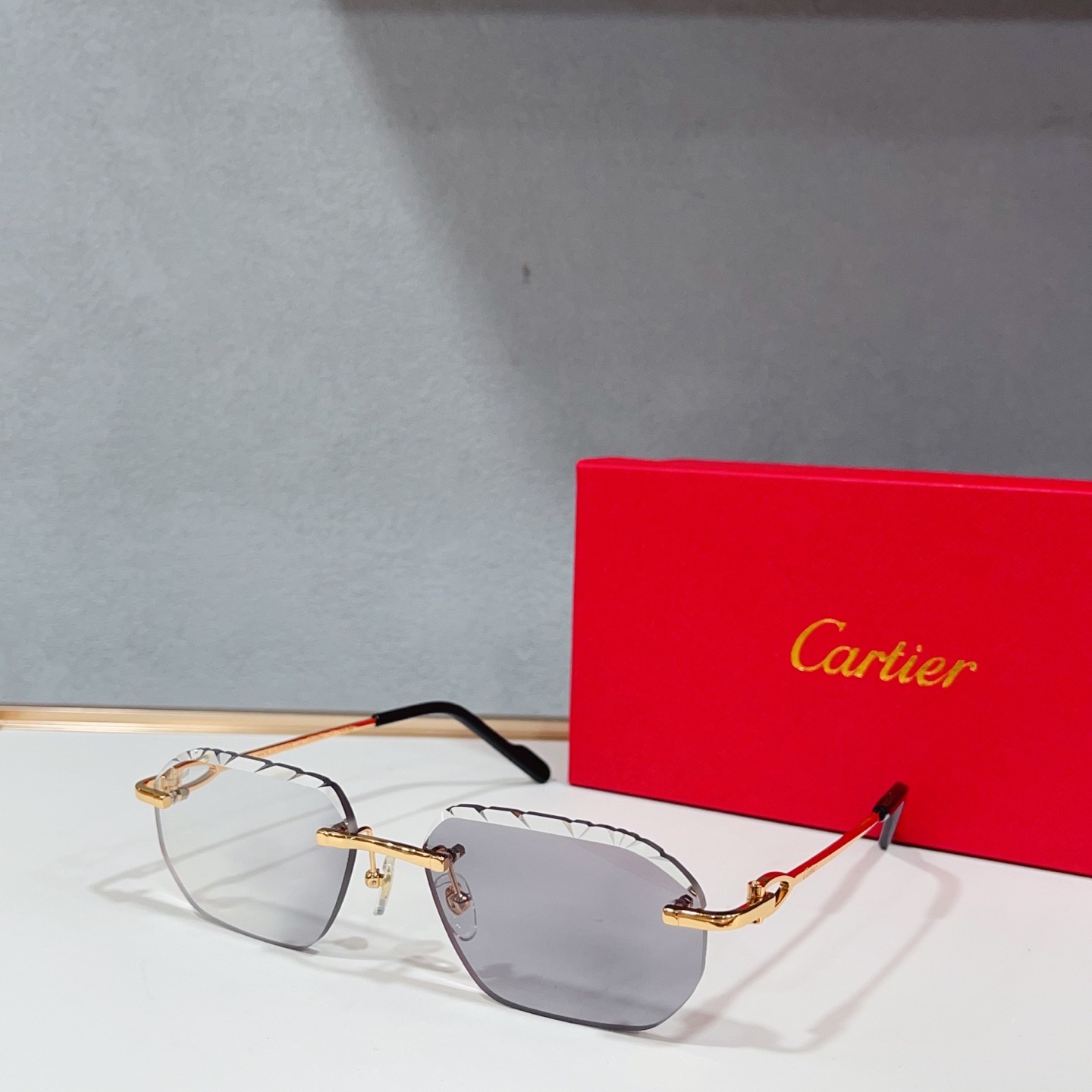 Очки солнцезащитные женские в стиле Cartier
