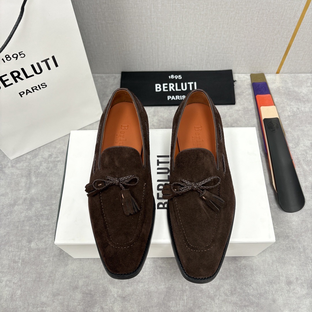 Лоферы мужские в стиле Berluti Lorenzo из натуральной замши коричневого цвета