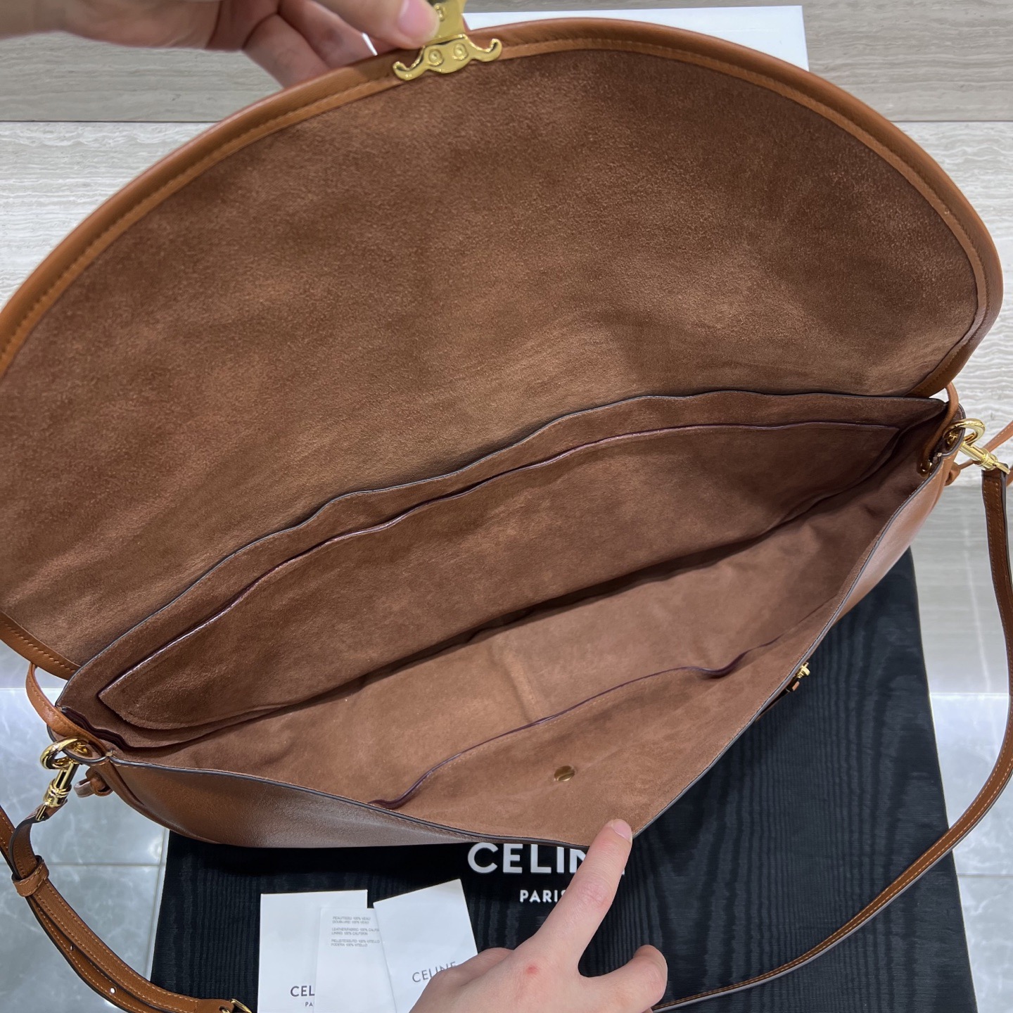 Сумка женская в стиле Celine Soft Triomphe Halfmoon карамельного цвета