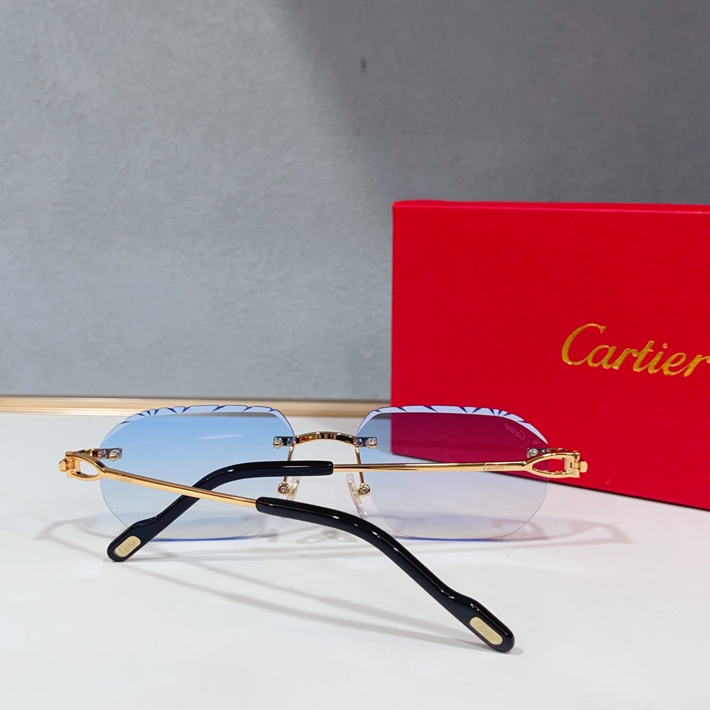 Очки солнцезащитные женские в стиле Cartier