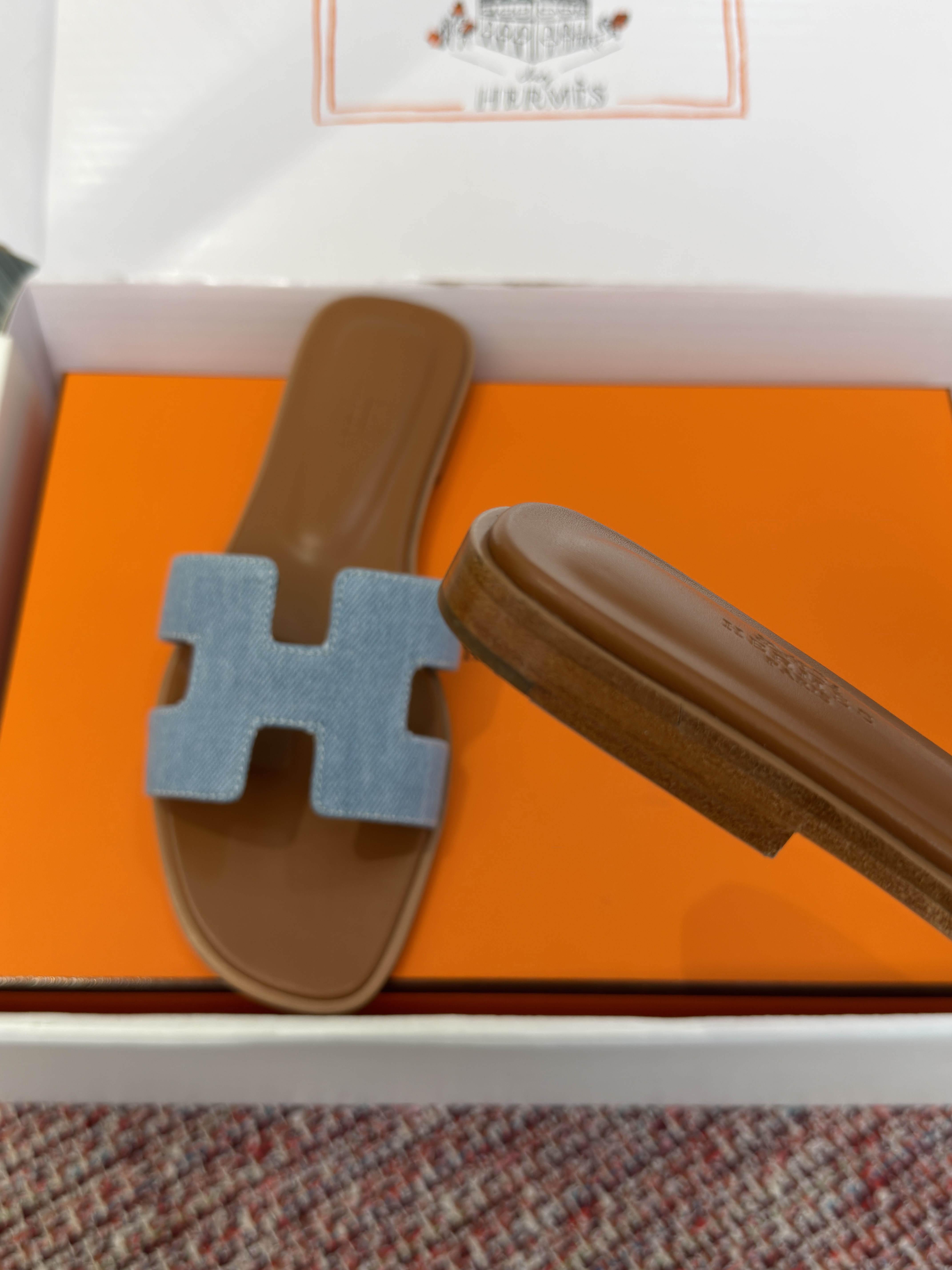 Шлёпанцы женские Hermès Oran голубого и коричневого цвета