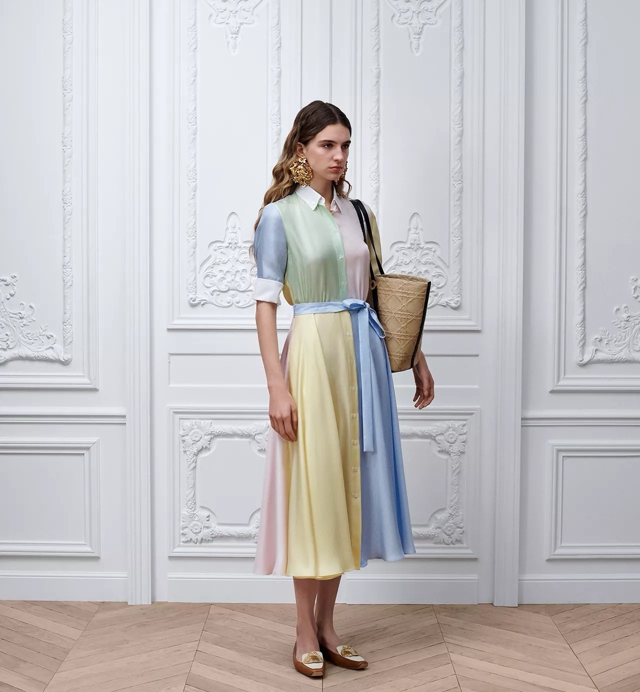 Платье женское в стиле Dior из шёлковой ткани в пастельную полоску с рубашечным верхом