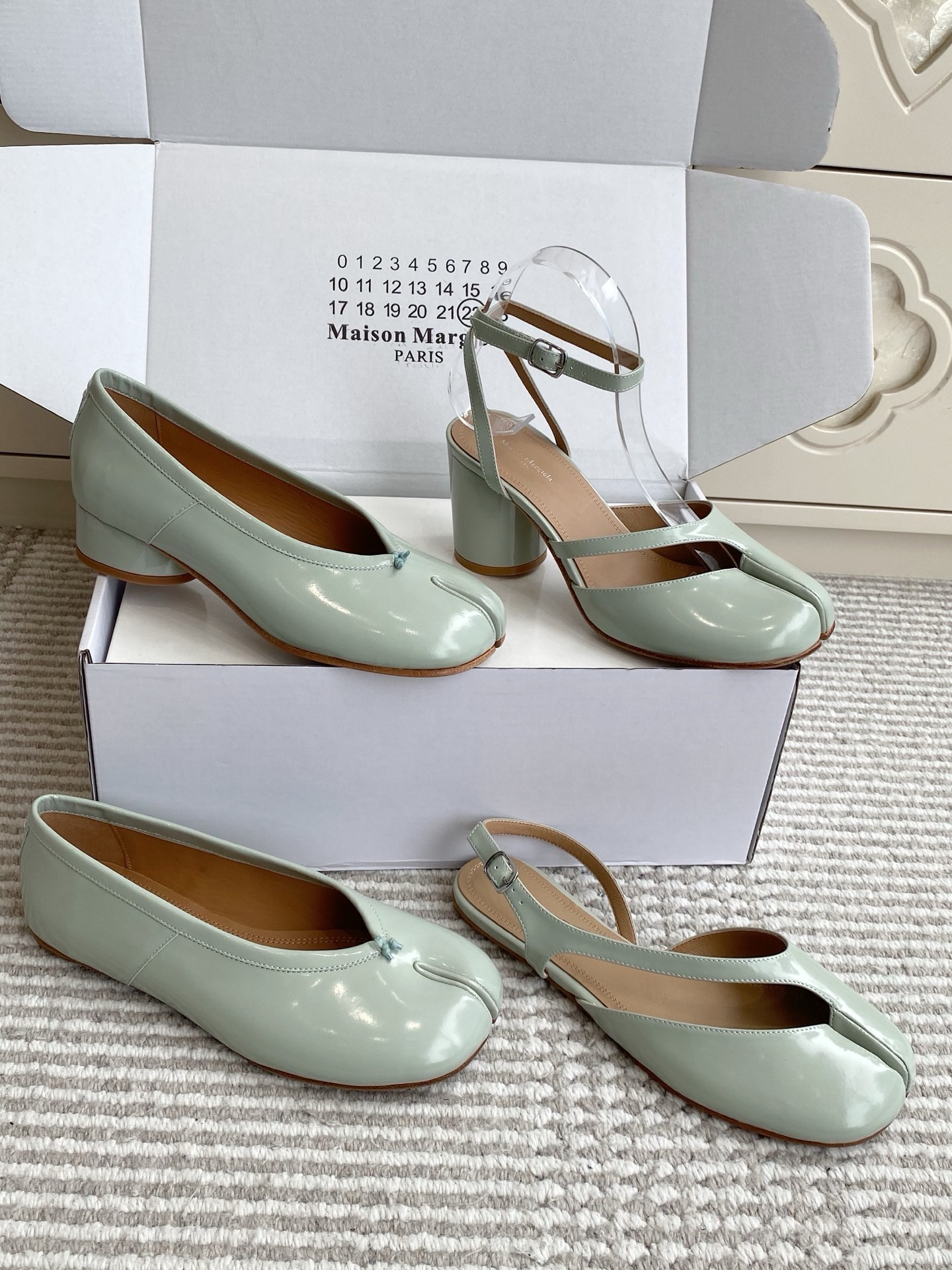 Балетки женские Maison Margiela Tabi мятного цвета