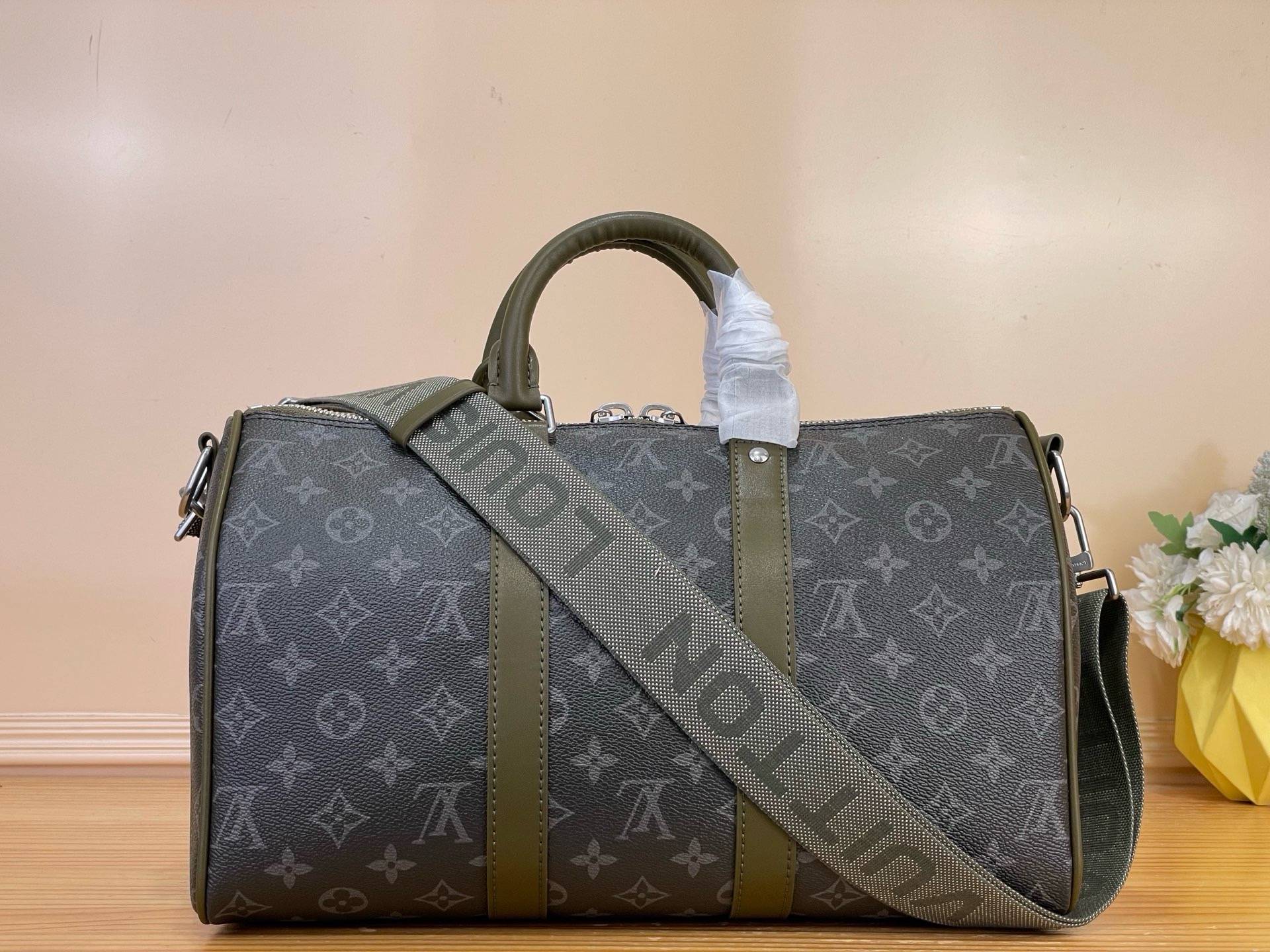 Сумка дорожная мужская Louis Vuitton Keepall Bandoulière 35 чёрно-зелёного цвета