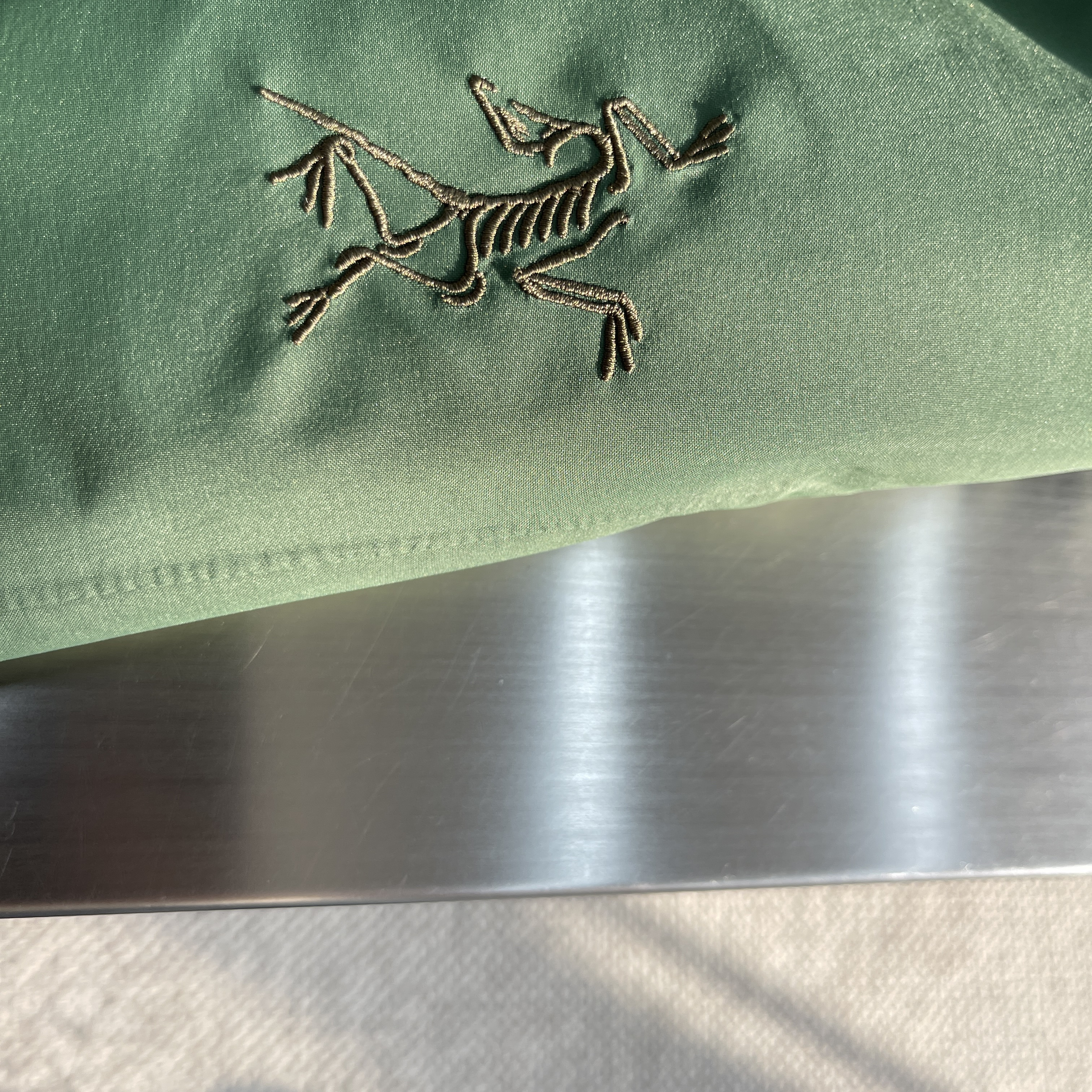 Куртка унисекс в стиле Arc’teryx Beta SL  зелёного цвета