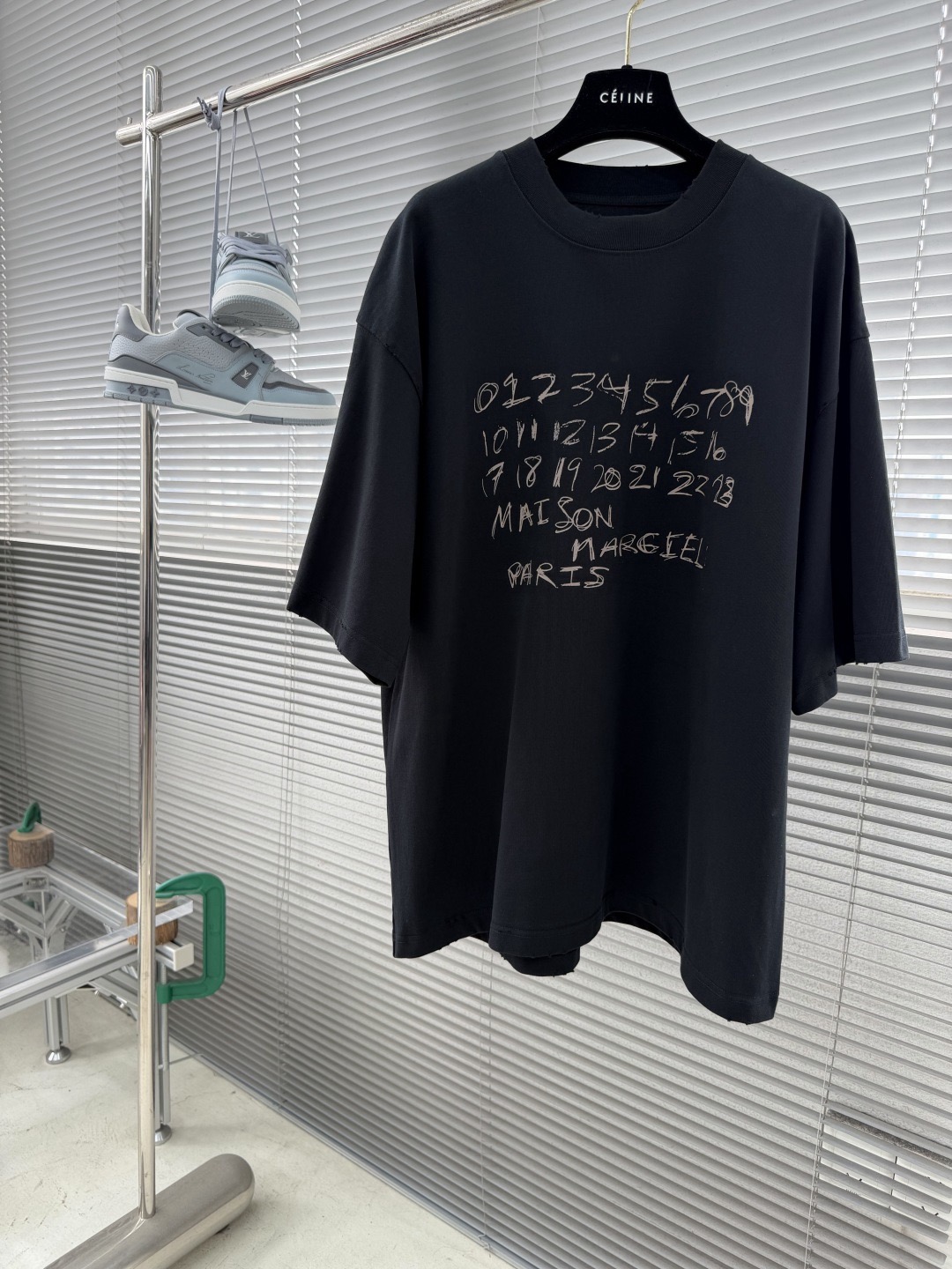 Футболка мужская в стиле Maison Margiela oversize чёрного цвета с принтом