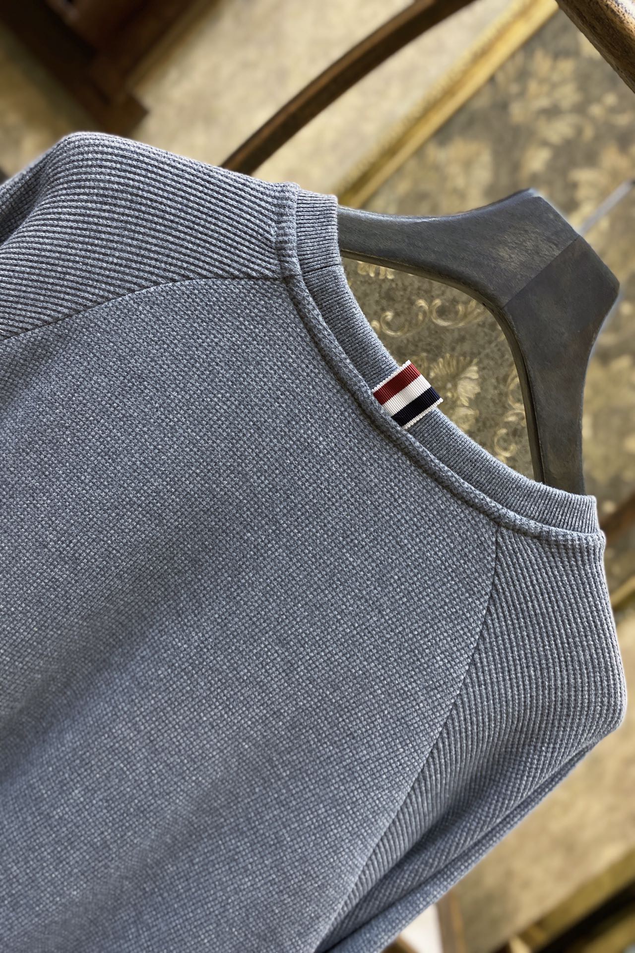 Костюм мужской в стиле Thom Browne спортивный серого цвета (худи на молнии / свитшот + брюки)