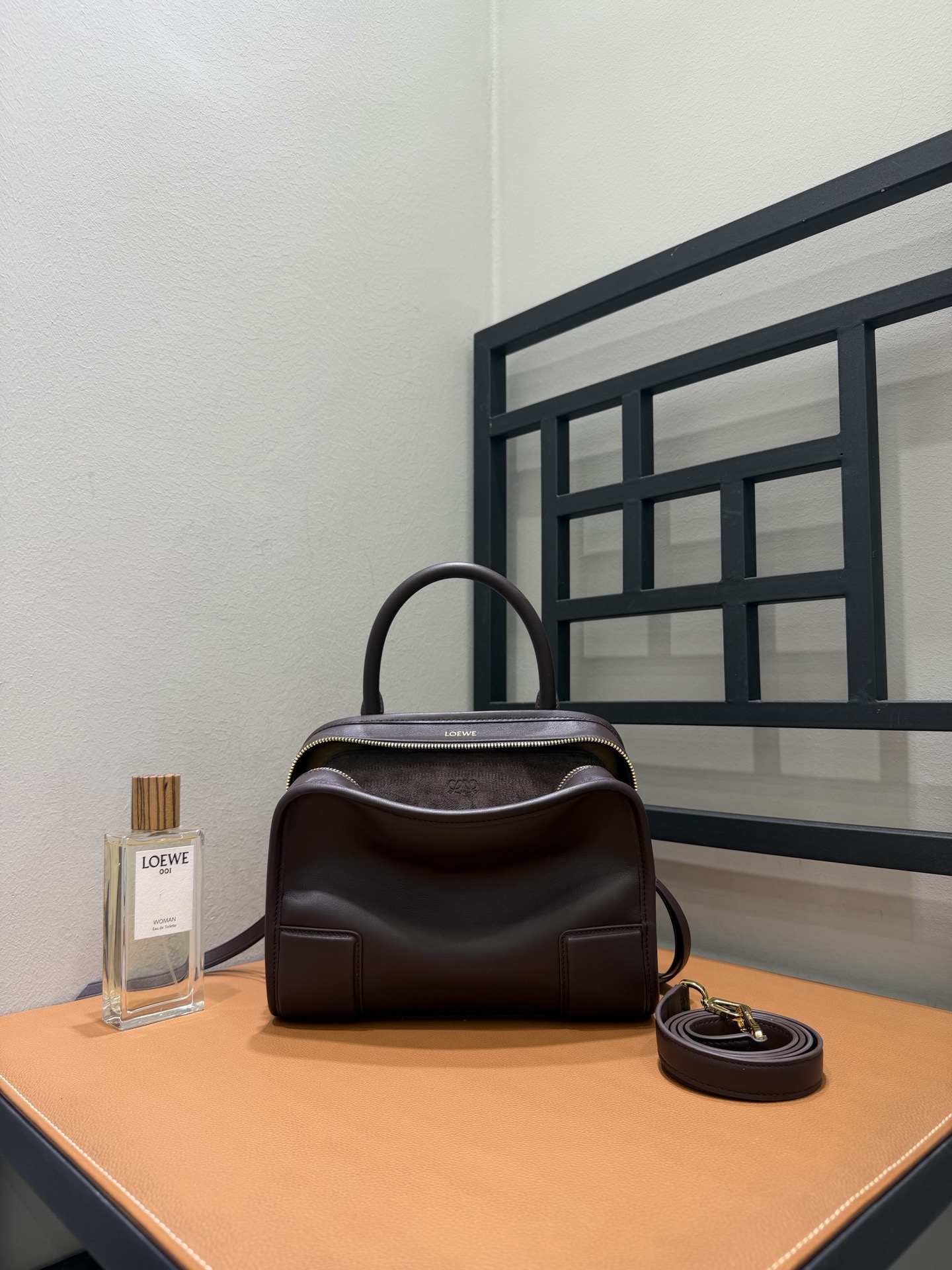 Сумка женская в стиле Loewe Amazona 180 тёмно-коричневого цвета