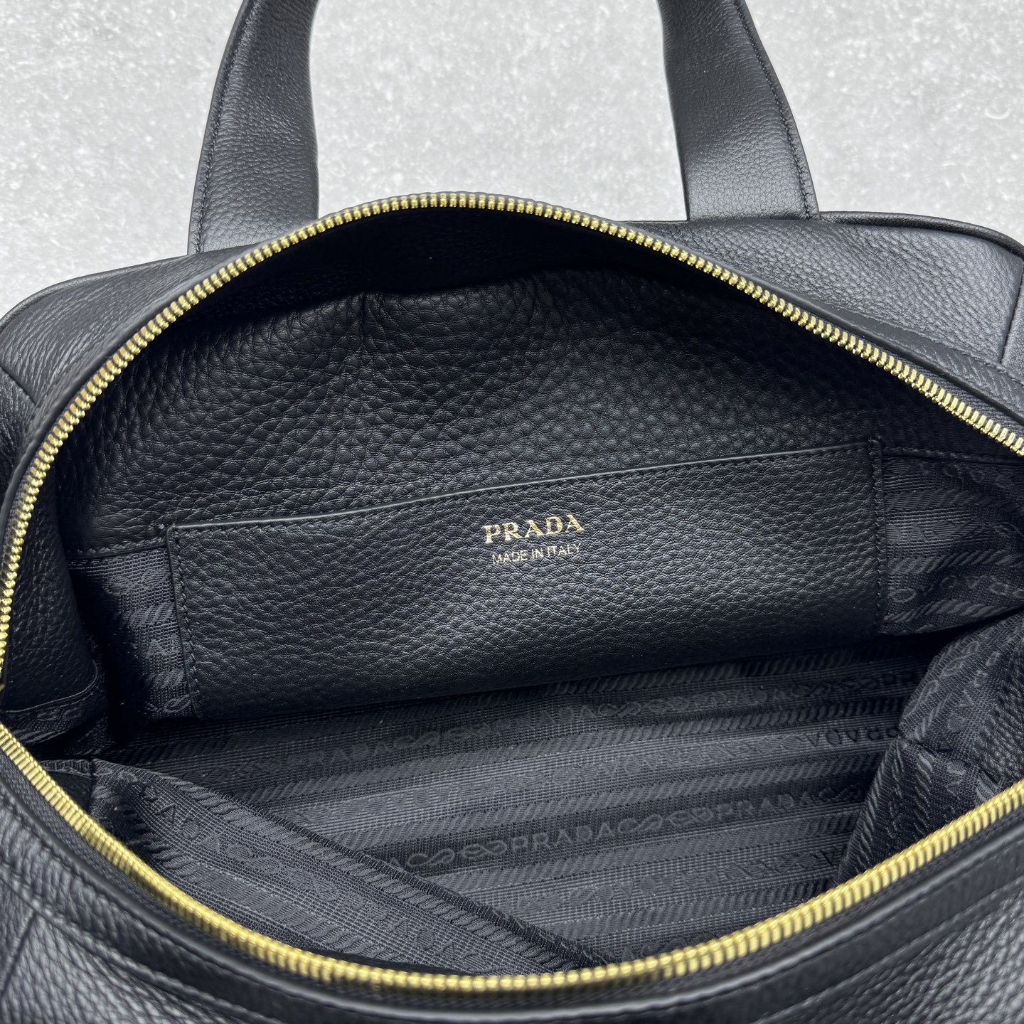 Сумка женская в стиле Prada Hobo 6861 чёрного цвета 