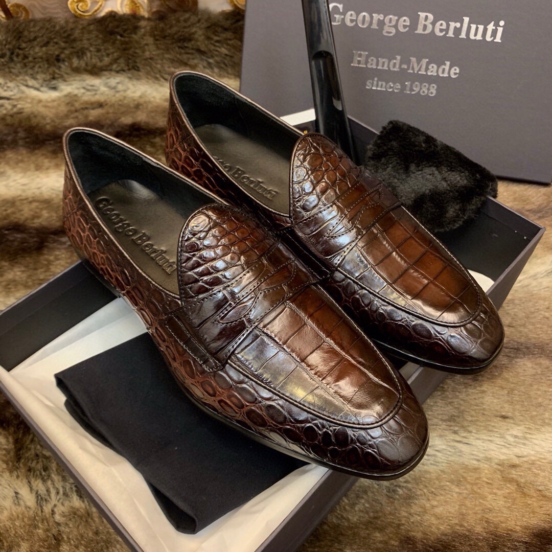Лоферы мужские в стиле Berluti с мягким задником коричневого цвета