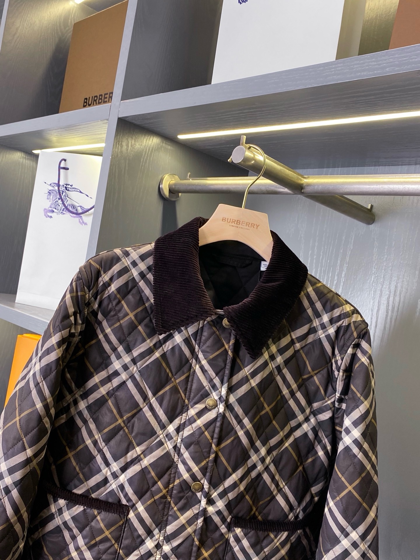 Куртка женская  Burberry укороченная