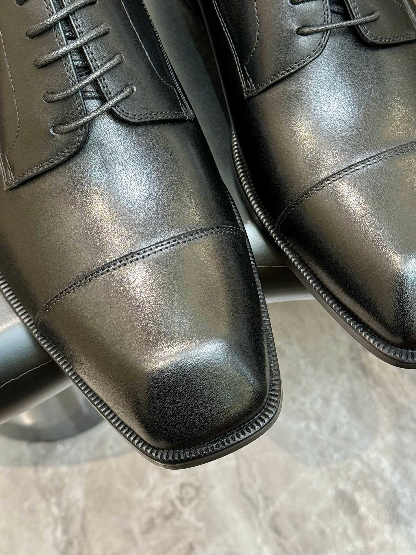 Туфли-оксфорды мужские Christian Louboutin Greggory чёрного цвета