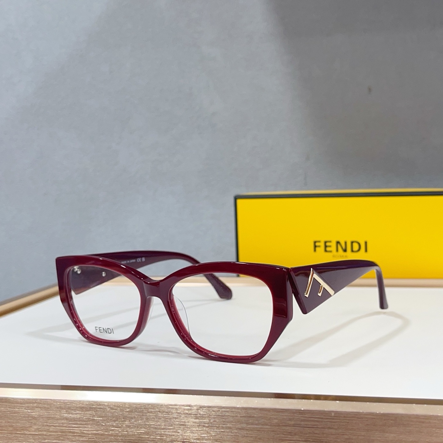 Оправа женская в стиле Fendi FE50063