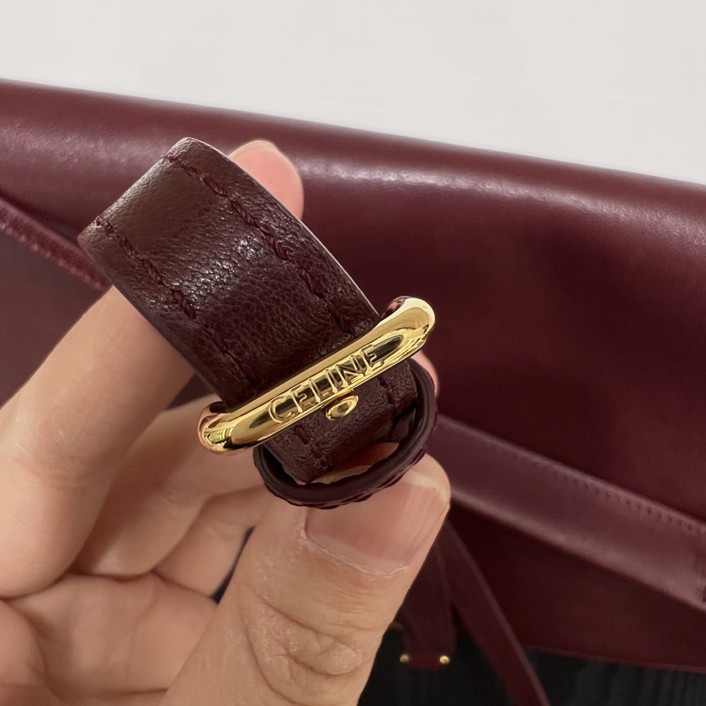 Сумка женская в стиле Celine Soft Triomphe Halfmoon бордового цвета