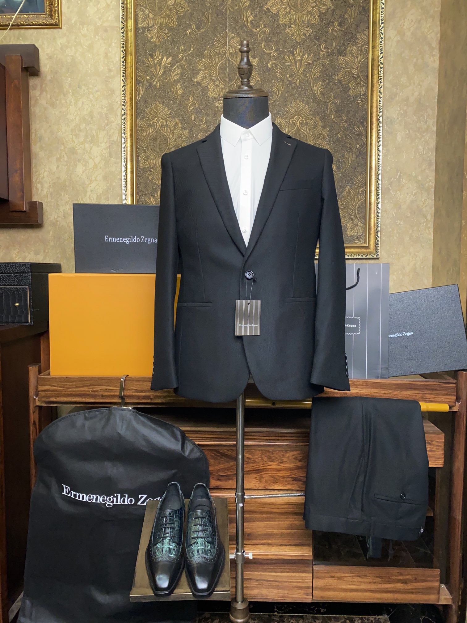 Костюм мужской в стиле Ermenegildo Zegna черного цвета (пиджак + брюки)
