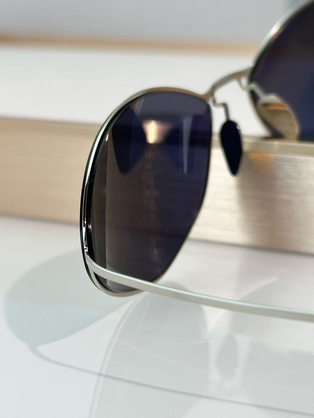 Очки солнцезащитные унисекс в стиле Balenciaga