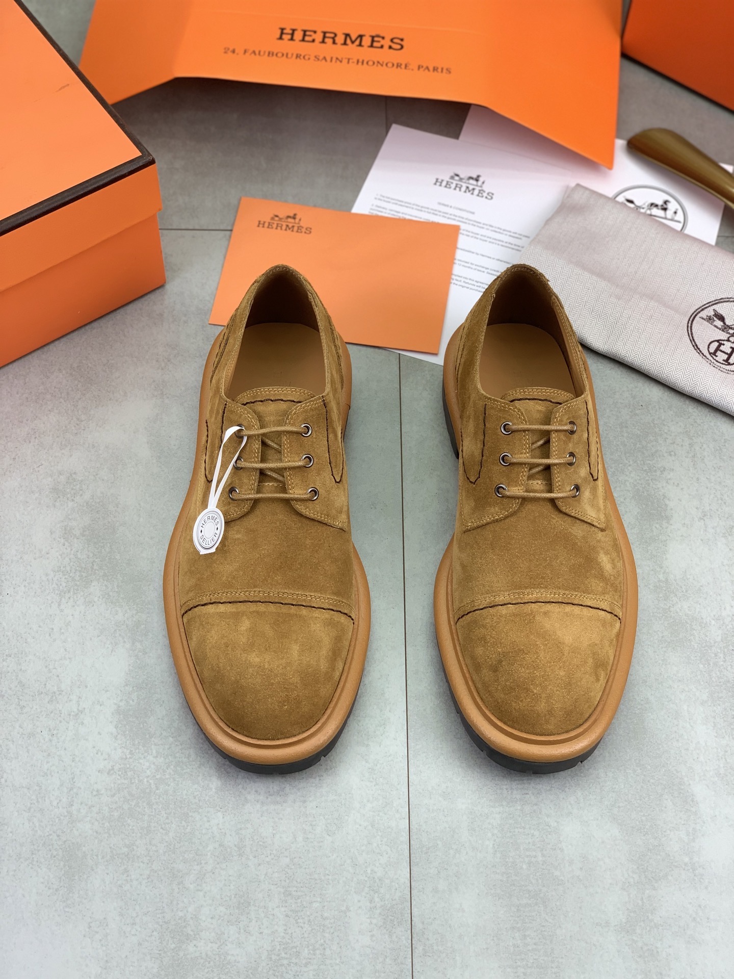 Дерби мужские в стиле Hermes из натуральной замши коричневого цвета