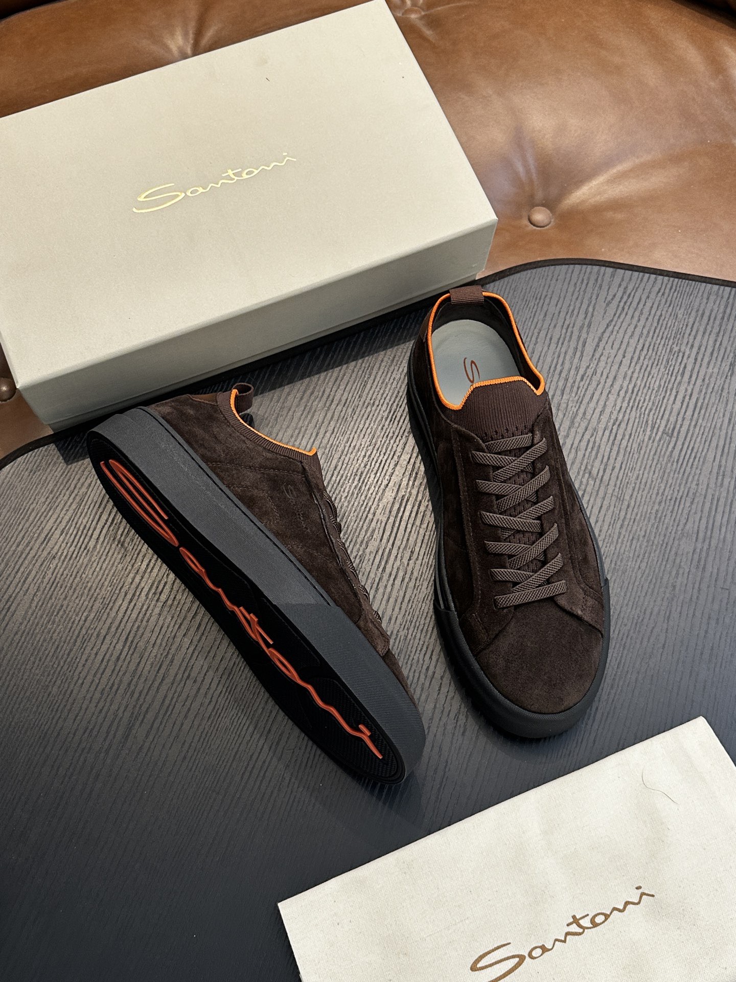 Кроссовки мужские в стиле Santoni из натуральной зернистой кожи коричневого цвета