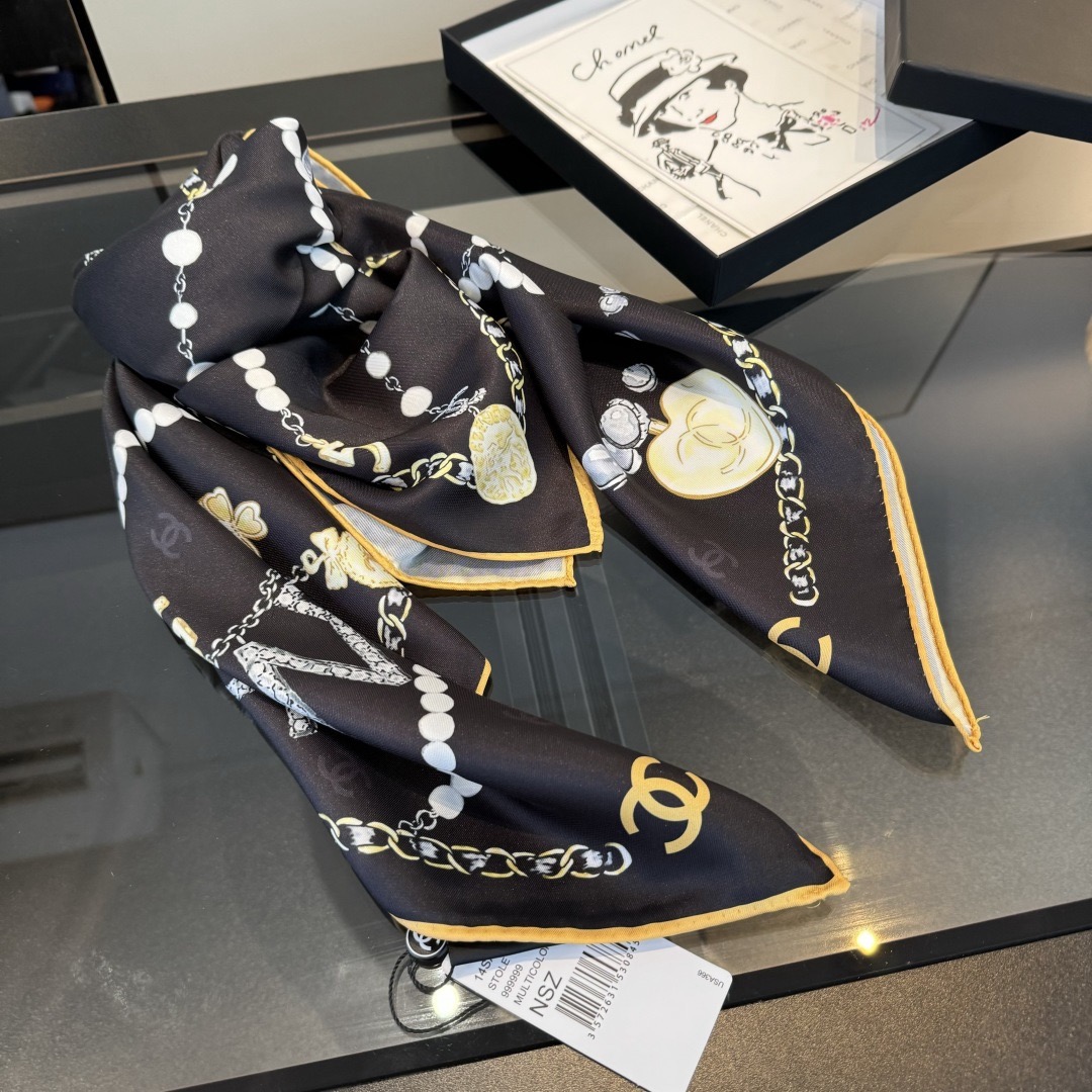 Платок женский в стиле Chanel из натурального шёлка 90×90 см чёрного цвета с декоративным принтом
