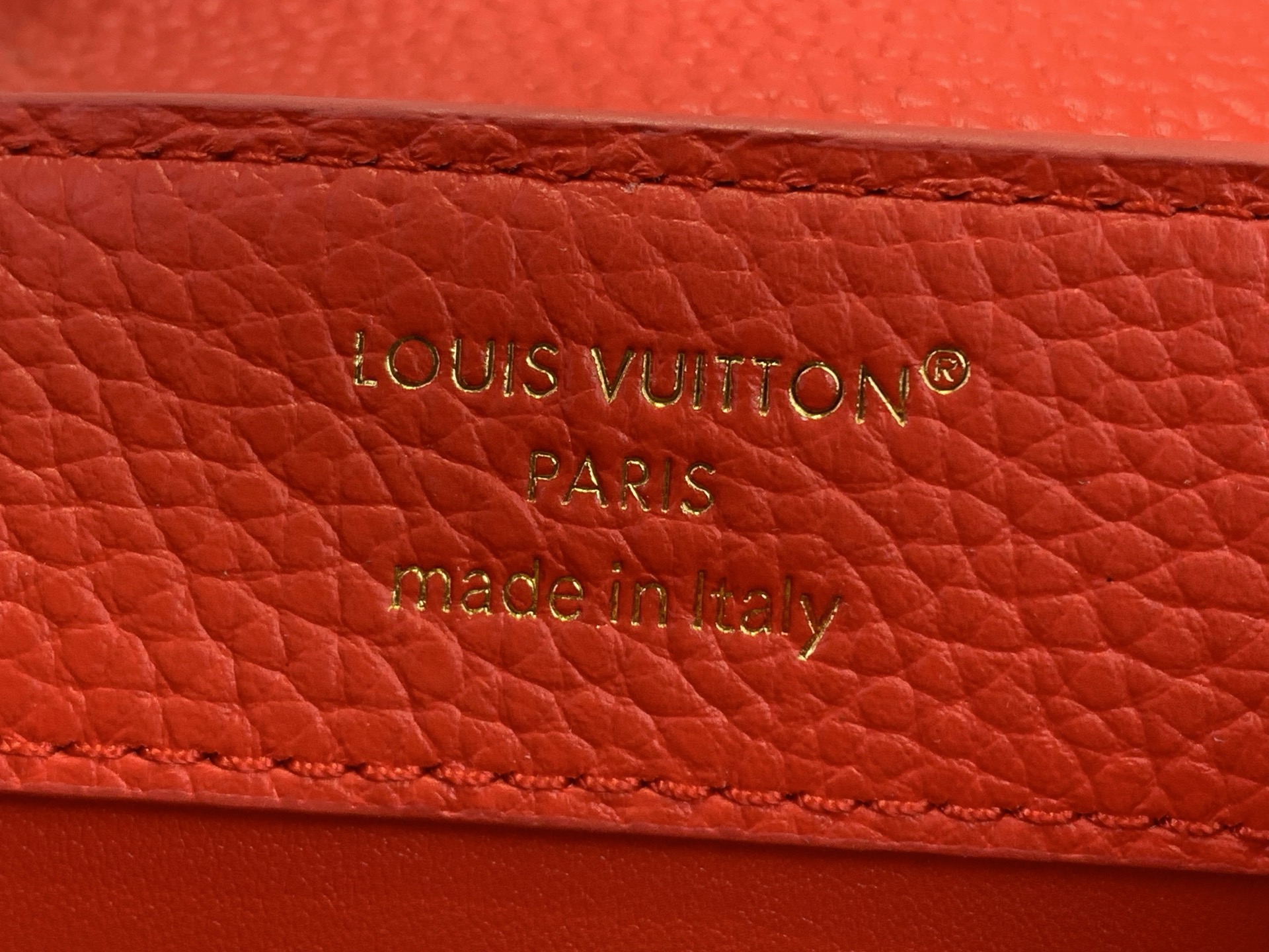 Сумка женская в стиле Louis Vuitton Capucines Mini Confetti красная с декоративной цепочкой