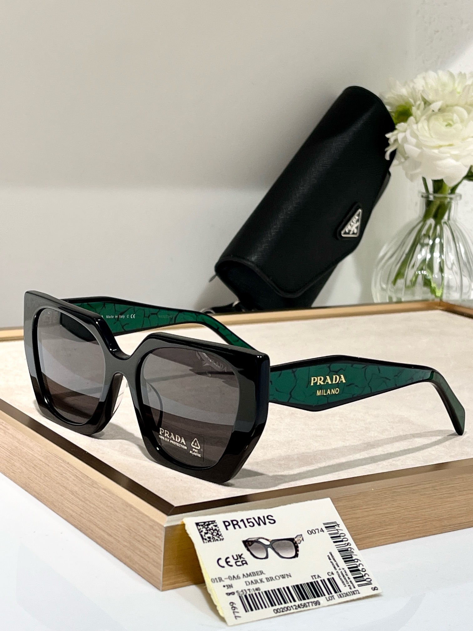 Очки солнцезащитные женские Prada SPR 15WS
