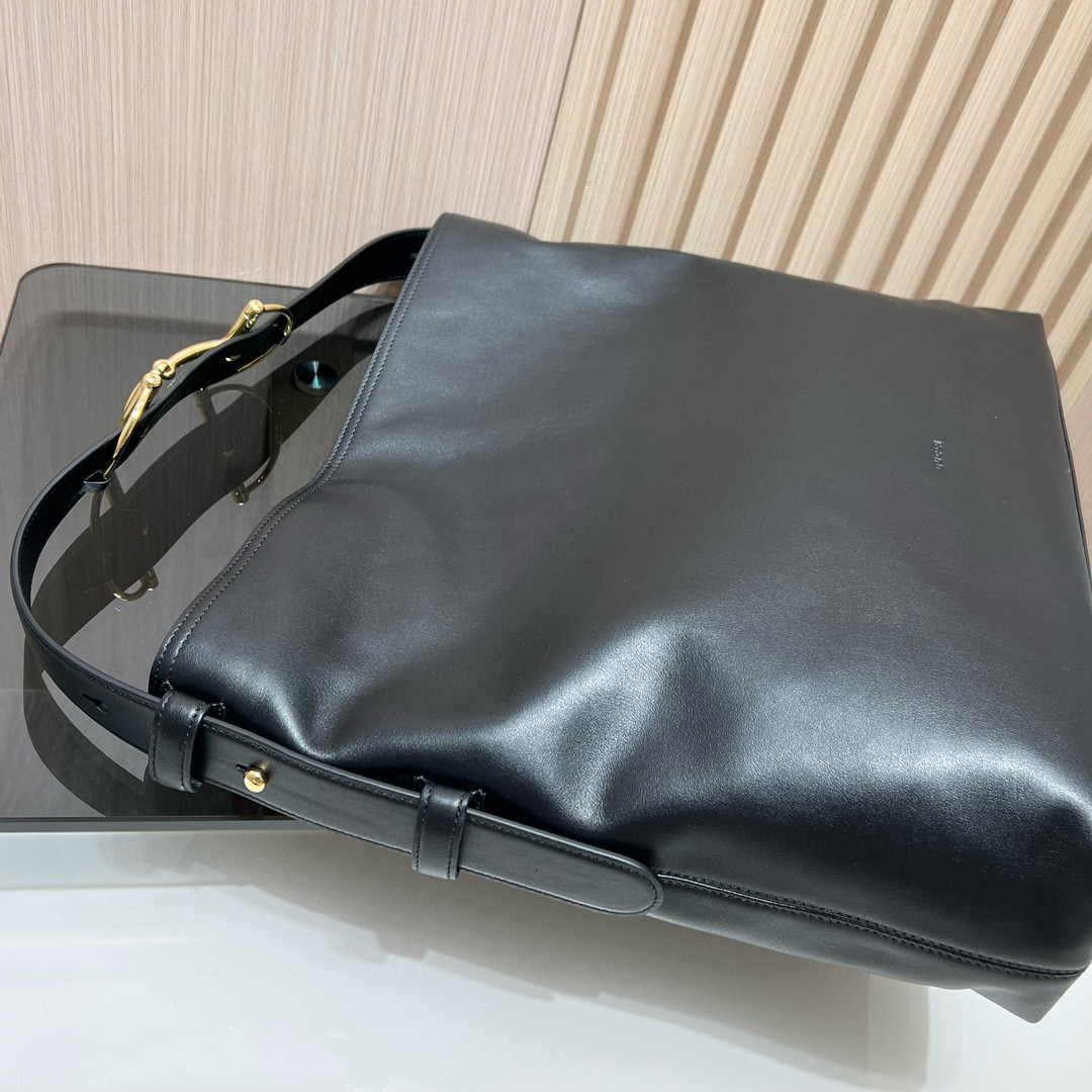 Сумка женская в стиле Gucci Beatrix из натуральной кожи чёрного цвета с бамбуковой ручкой