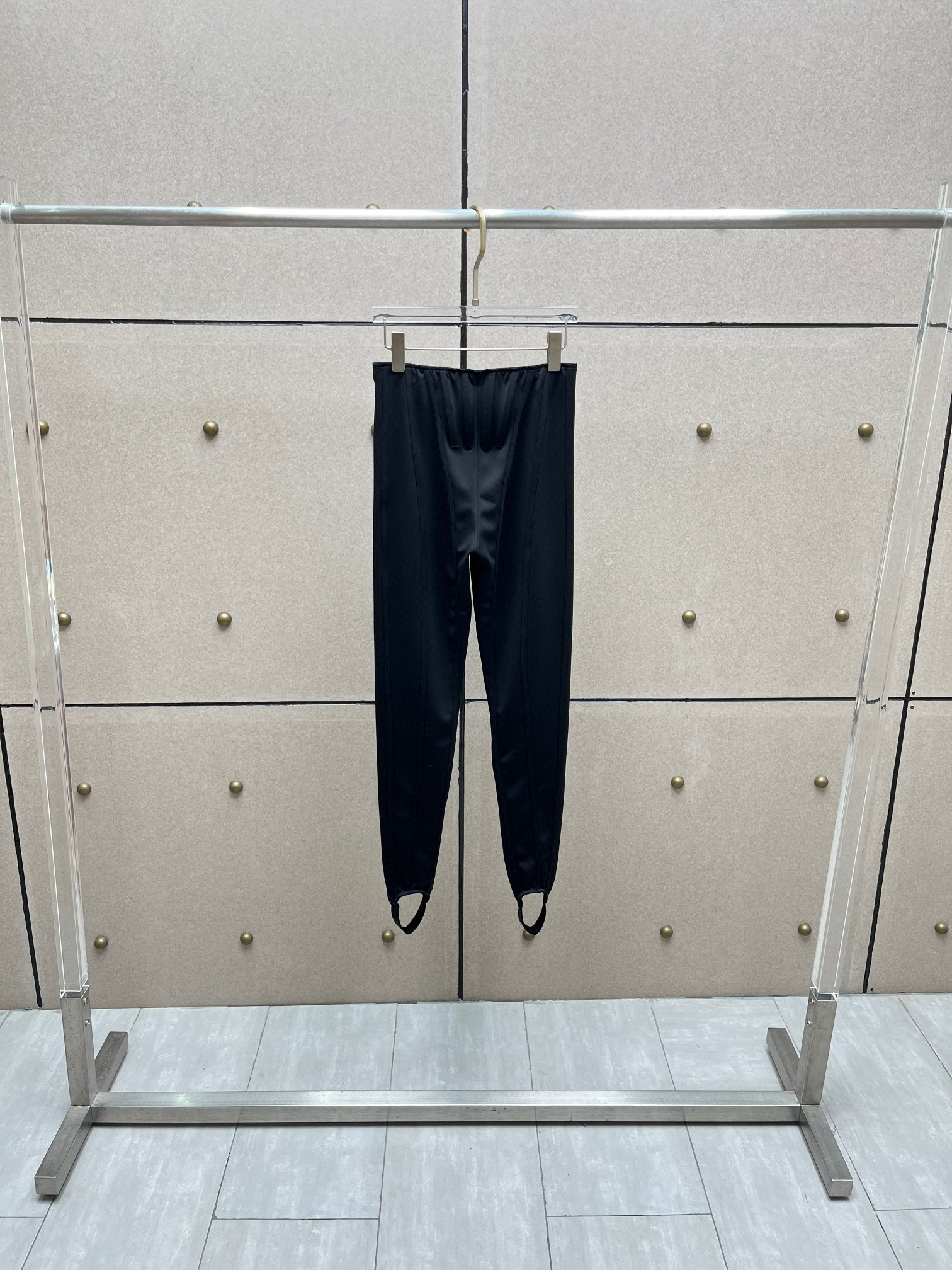 Леггинсы женские в стиле Mugler Fishbone из эластичной ткани чёрного цвета