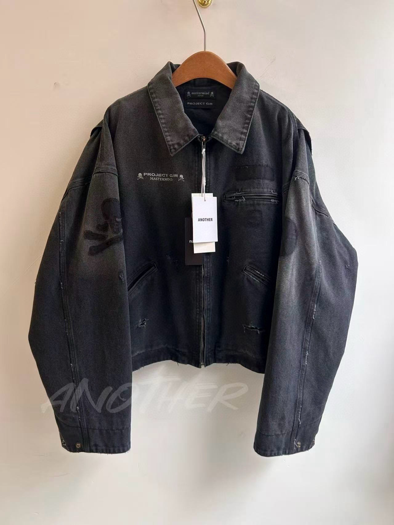 Куртка унисекс в стиле Project G/R x MMJ из плотного канваса чёрного цвета с эффектом состаривания