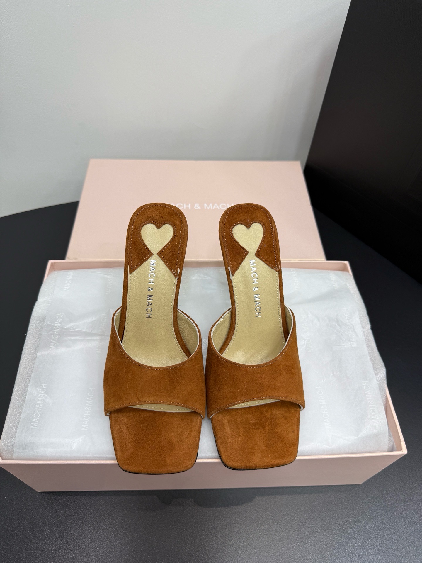 Мюли женские в стиле Mach & Mach коричневого цвета