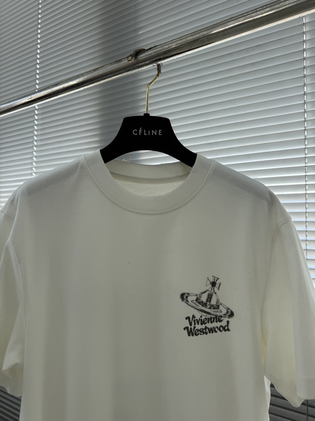 Футболка мужская в стиле Vivienne Westwood с принтом (оверсайз) белого цвета