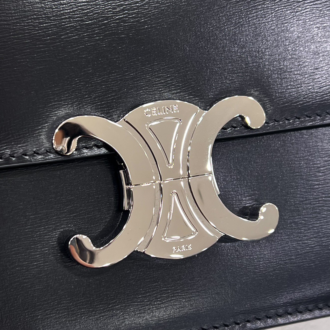 Сумка женская в стиле Celine Teen Triomphe компактная чёрная с серебряной фурнитурой