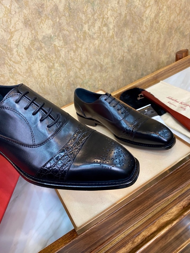 Туфли мужские в стиле Salvatore Ferragamo из кожи крокодила и натуральной кожи черного цвета