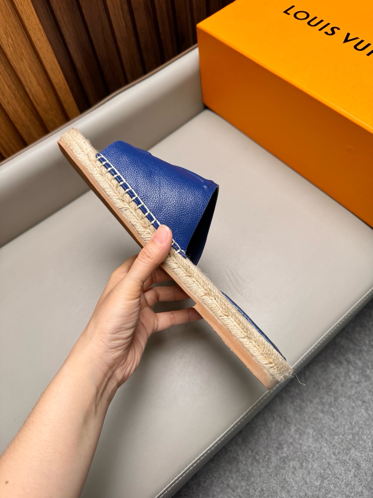 Шлёпанцы мужские в стиле Louis Vuitton синего цвета