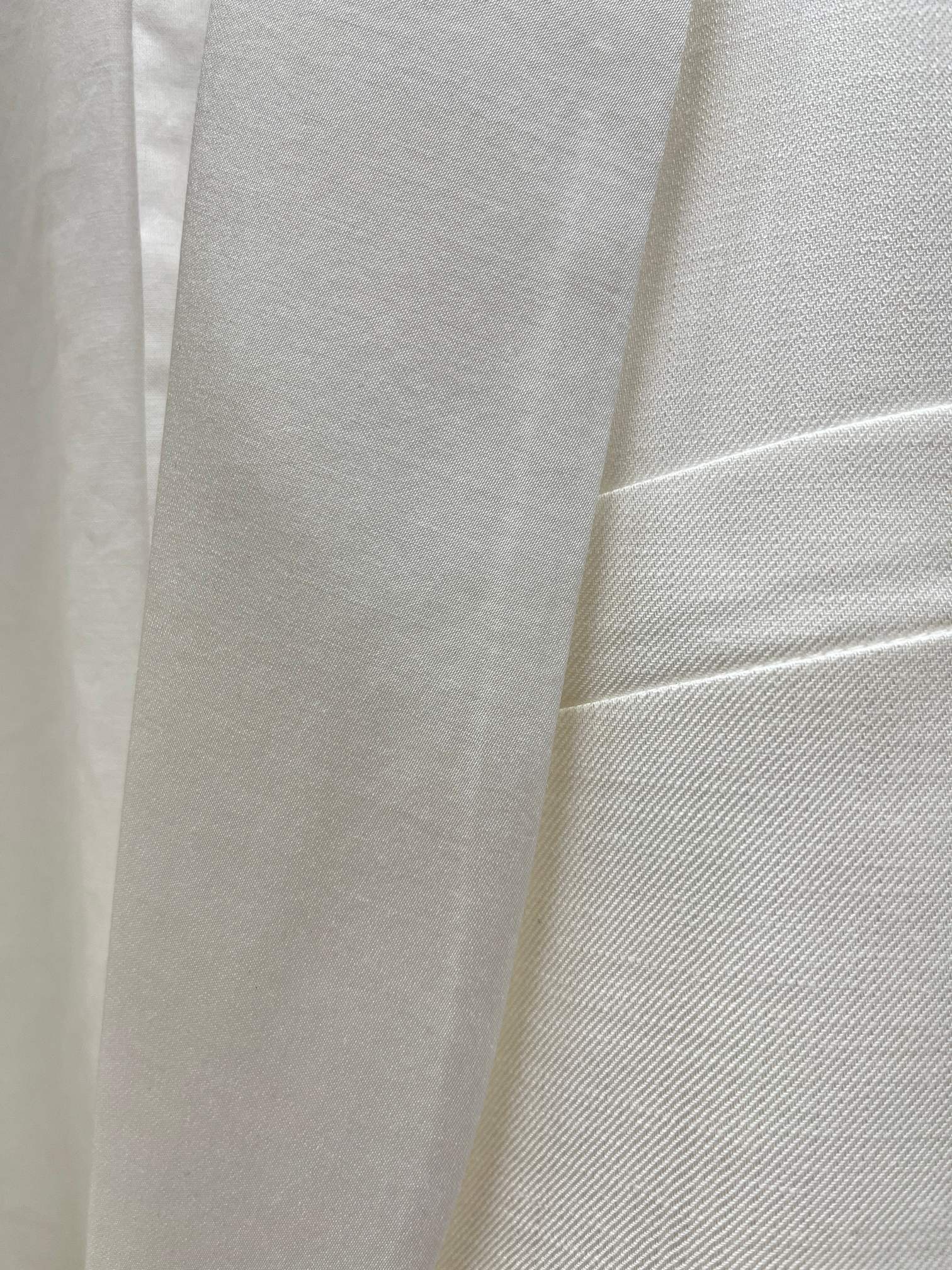 Пиджак женский в стиле Loro Piana белого цвета льняной с классическим кроем